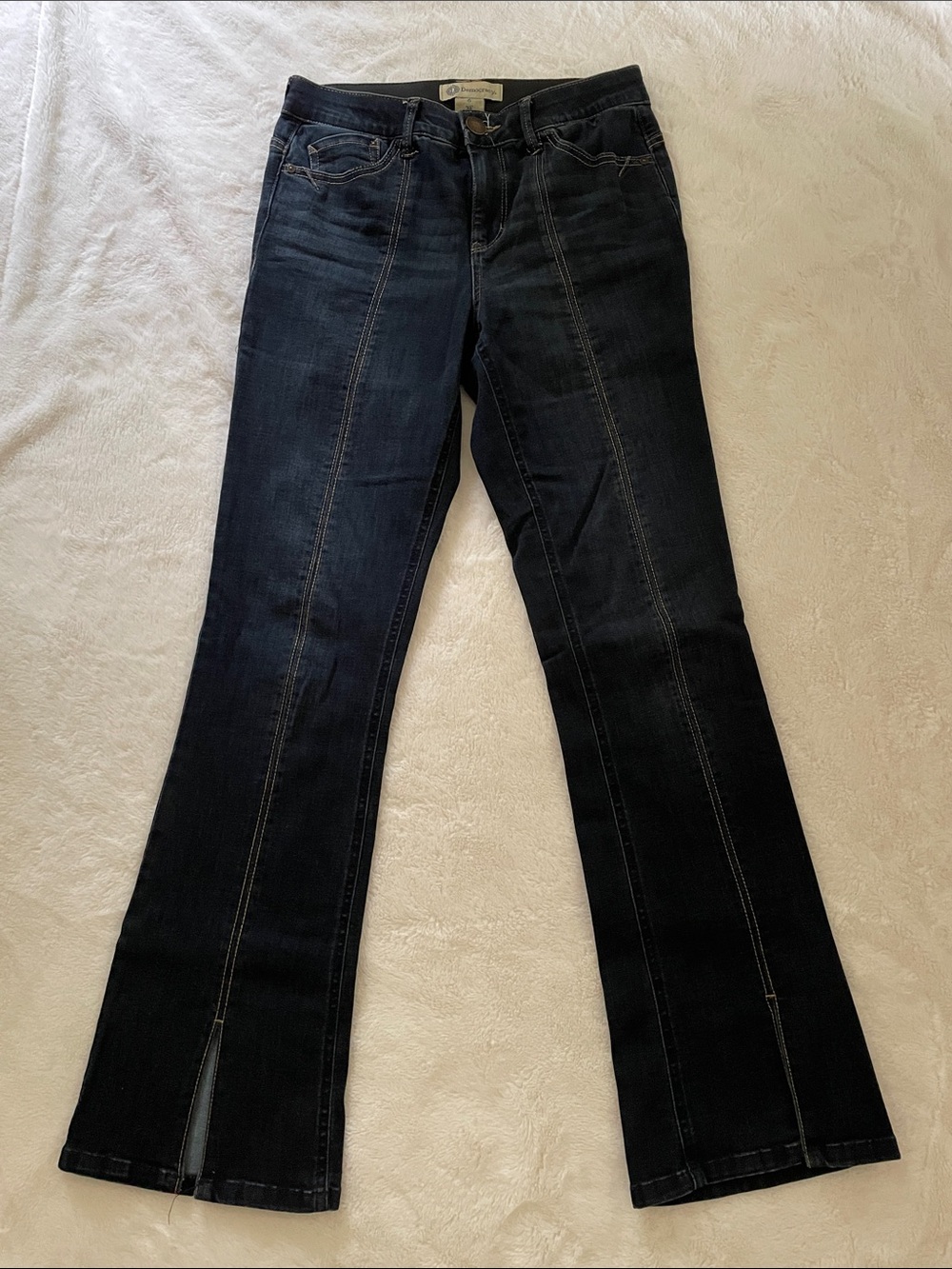 Democracy boot cut Jeans size 6